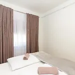 Bolyai شقة